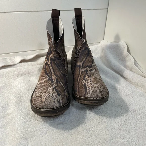 Charleston and Co. Liberty Python ankle boot - size 7 - Picture 3 of 6